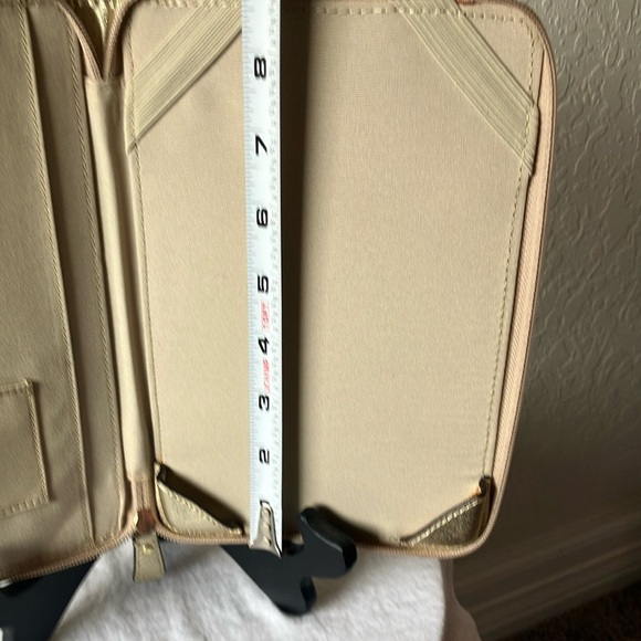 Coach: Floral Print Zip Reader Holder- Gold Tone - Picture 8 of 16